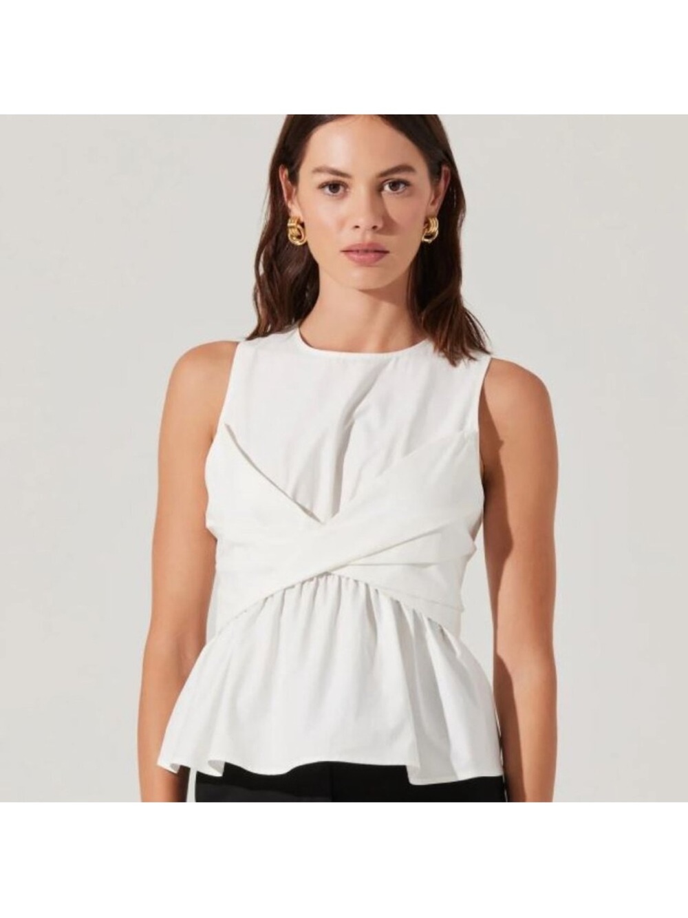 ASTR  the label Isela twist White Twist-Sleeveless Top